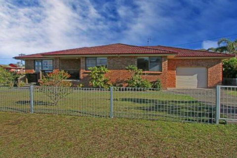 Culburra Getaway Close To Beach & Lake - Accommodation Daintree 0