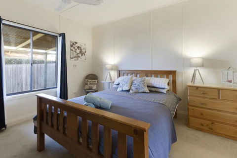 Katisha Cottage Pet Friendly & Close To Town - Accommodation Daintree 3