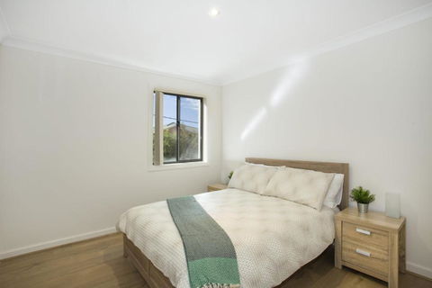 Dolphin Views Unit 5 Of 14 Dolphin St - Accommodation Daintree 1