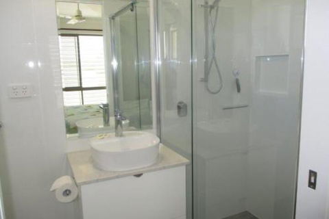 Comfy & Cosy (Upstairs) - Accommodation Daintree 4