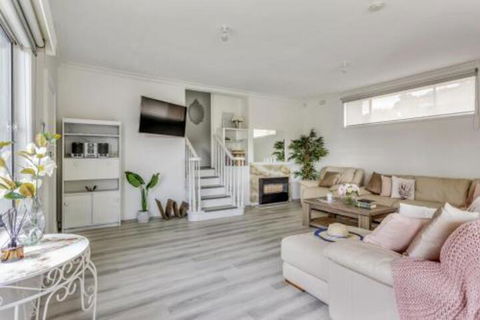 A Wave From It All - Accommodation Daintree 7