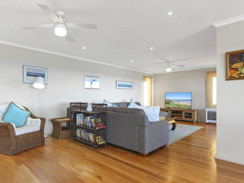 South Pacific Crescent 75 Ulladulla - Accommodation Daintree 5