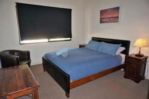 Ningaloo Breeze Villa 5 3 Bedroom Fully Self Contained Holiday Accommodation - Accommodation Daintree 6