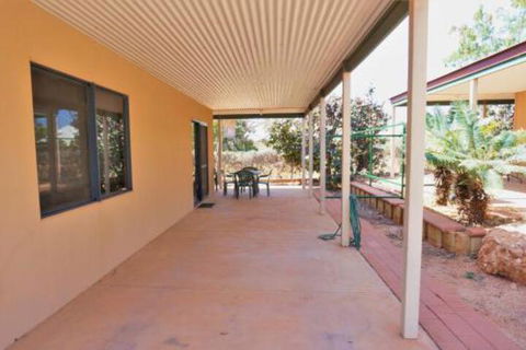 Ningaloo Breeze Villa 5 3 Bedroom Fully Self Contained Holiday Accommodation - Accommodation Daintree 3