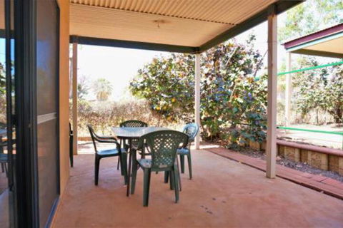 Ningaloo Breeze Villa 5 3 Bedroom Fully Self Contained Holiday Accommodation - Accommodation Daintree 2