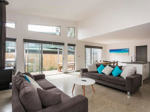ANGLE By THE SEA Anglesea - Accommodation Daintree 5