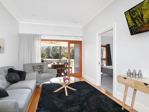 Advilla Stylish Charming & Central Location - Accommodation Daintree 5