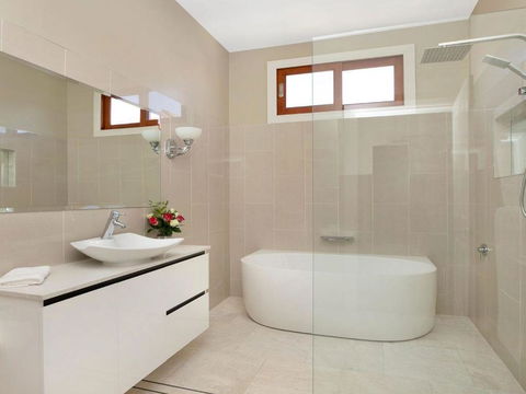 Advilla Stylish Charming & Central Location - Accommodation Daintree 2