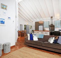 Balena at Culburra Pet Friendly 1 Min Walk to Beach - Accommodation Daintree