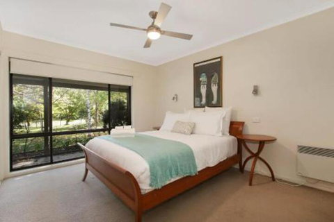 Alpine Streamside - Accommodation Daintree 0