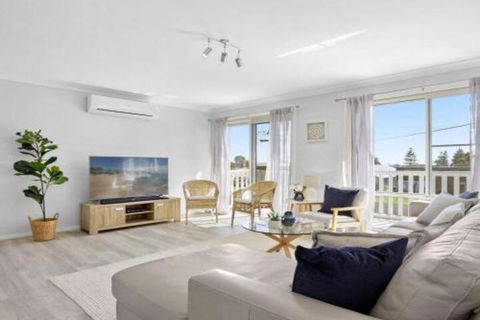 Culburra Beach Retreat Close To Two Beaches - Accommodation Daintree 0