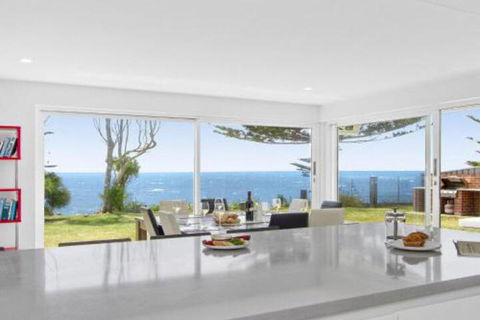 Karelda Absolute Waterfront Pet Friendly Property - Accommodation Daintree 3