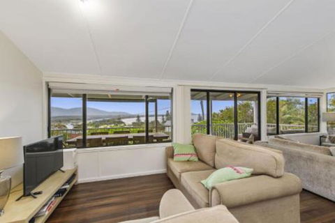 Aurelia 14 Stewart Street - Accommodation Daintree 0