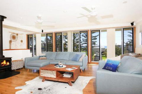 Shores Pet Friendly 1 Min Walk To Beach - Accommodation Daintree 0