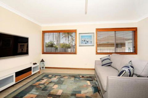 Shores Pet Friendly 1 Min Walk To Beach - Accommodation Daintree 4