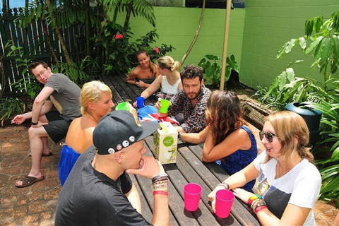 Nomads Esplanade Backpackers Hostel Cairns - Accommodation Daintree 5