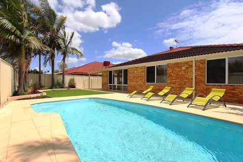 Adare House - Accommodation Daintree 0