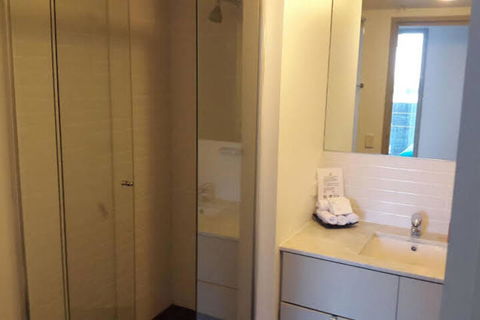 Apartment View Docklands Melbourne - Accommodation Daintree 4