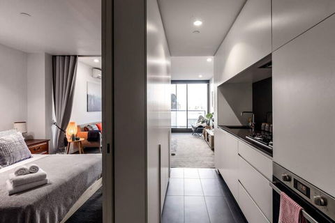 Spacious 1BD 50m From Chapel Street - Accommodation Daintree 4