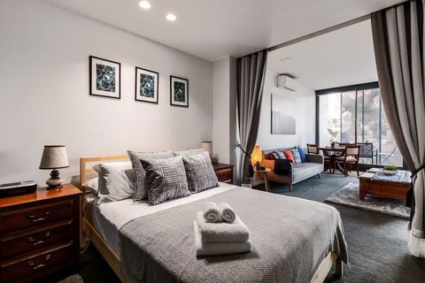 Spacious 1BD 50m From Chapel Street - Accommodation Daintree 7