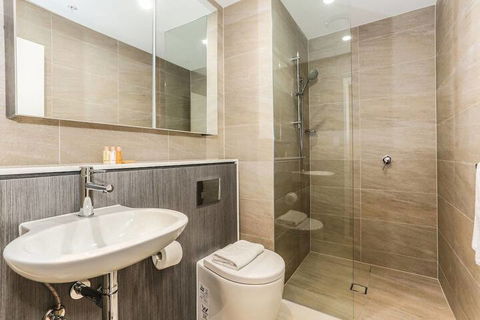 New Bright Apartment In Waterloo Near Park - Accommodation Daintree 4