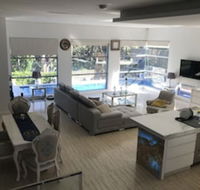 Luxury big house cinema pool many guests - Accommodation Daintree