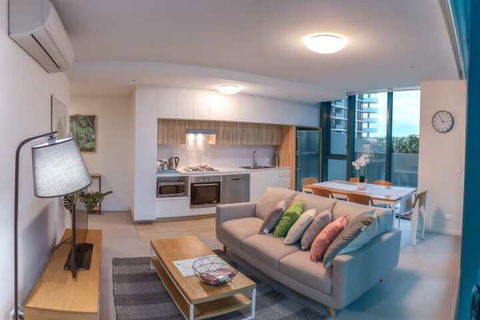 Incredible Riverside Apartment In Brisbane - Accommodation Daintree 7