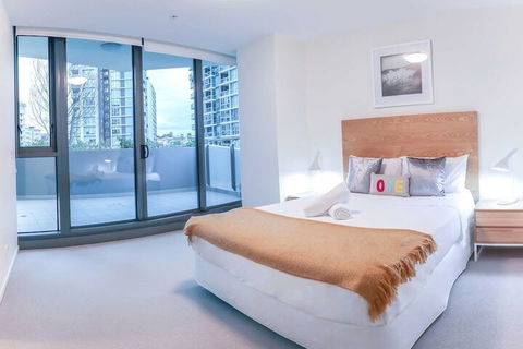 Incredible Riverside Apartment In Brisbane - Accommodation Daintree 6