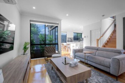 Impressive & Spacious New Townhouse@preston - Accommodation Daintree 0