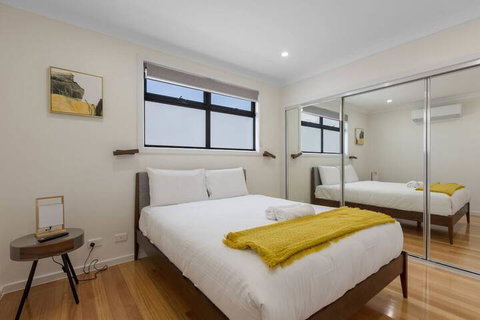 Impressive & Spacious New Townhouse@preston - Accommodation Daintree 4
