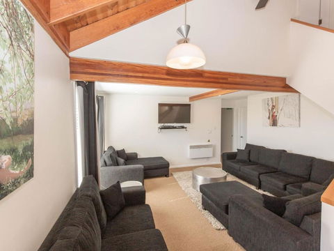 Kestrels Rest 1 / 116 Gippsland Street - Accommodation Daintree 1