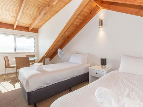 Kestrels Rest 1 / 116 Gippsland Street - Accommodation Daintree 3