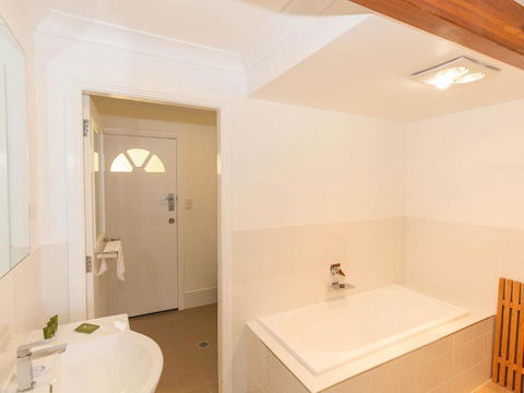 Kestrels Rest 1 / 116 Gippsland Street - Accommodation Daintree 2