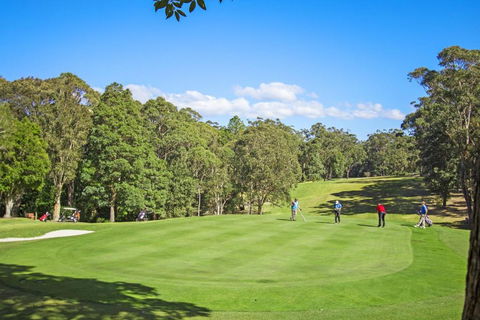 Golfers Getaway Mollymook Augusta Place 14 / 13 15 - Accommodation Daintree 5
