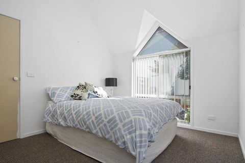 Golfers Getaway Mollymook Augusta Place 14 / 13 15 - Accommodation Daintree 6