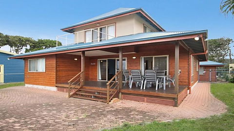 Absolute Beachfront At Hastings - Accommodation Daintree 5