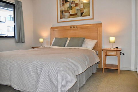 Convenient City Aprt For 2 W / Pool Gym Tennis Court - Accommodation Daintree 3