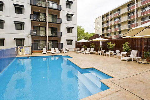 Convenient City Aprt For 2 W / Pool Gym Tennis Court - Accommodation Daintree 2