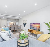 HomeHotel Luxury Apt with Shopping Mall Downstairs - Accommodation Daintree