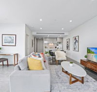 HomeHotel Ultra Luxury 2 Bedroom next to Mall  Train - Accommodation Daintree