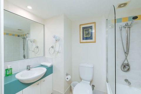 Airtrip Apartment On Edmonstone St - Accommodation Daintree 5