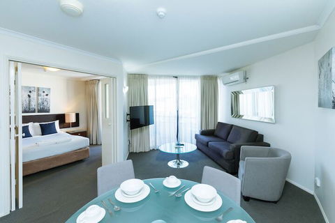 Airtrip Apartment On Edmonstone St - Accommodation Daintree 3