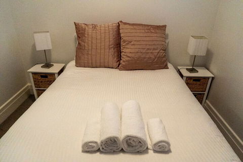 Delightful 3BD Apt Near Chapel St. In St. Kilda! - Accommodation Daintree 2