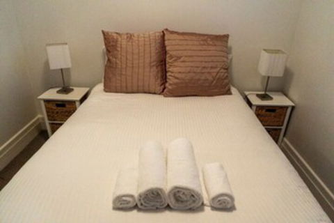 Delightful 3BD Apt Near Chapel St. In St. Kilda! - Accommodation Daintree 0