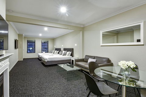 Aloha Central Premium Studios - Accommodation Daintree 2