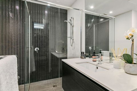 GRATTAN A Premier Location & Modern Space - Accommodation Daintree 1