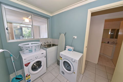 Comfy Home Near Airport & City 2280 - Accommodation Daintree 1