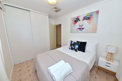 Comfy Home Near Airport & City 2280 - Accommodation Daintree 2