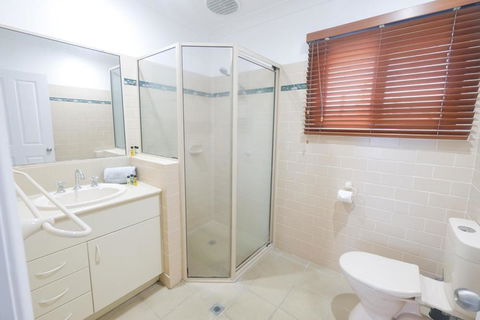 Absolute Airlie Central Airlie Beach - Accommodation Daintree 3