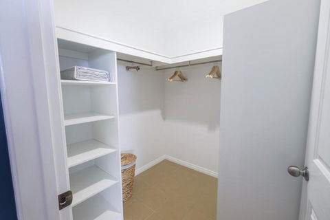 Absolute Airlie Central Airlie Beach - Accommodation Daintree 2